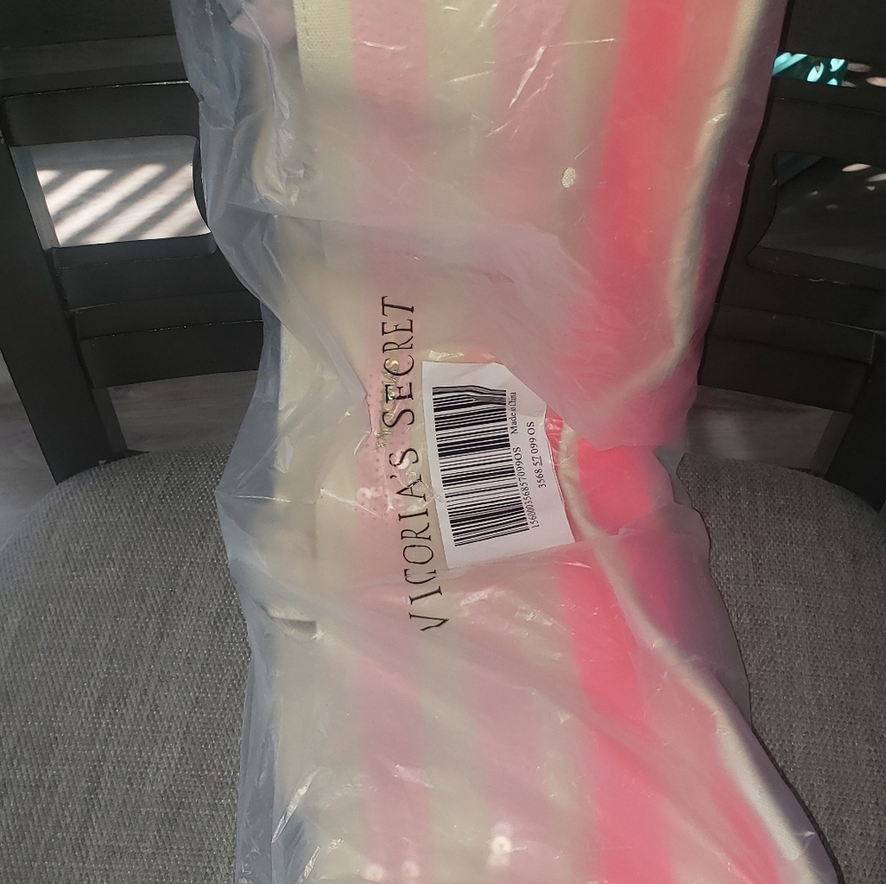 Victoria’s Secret Cream Pink Sequin Canvas Tote Bag NWT - Picture 6 of 6